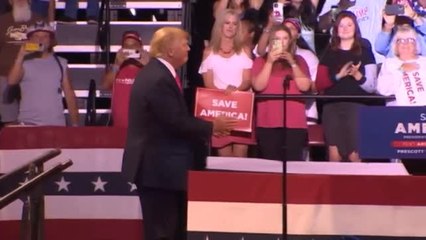 Trump logra sacar del Congreso de EEUU a una de sus mayores enemigas