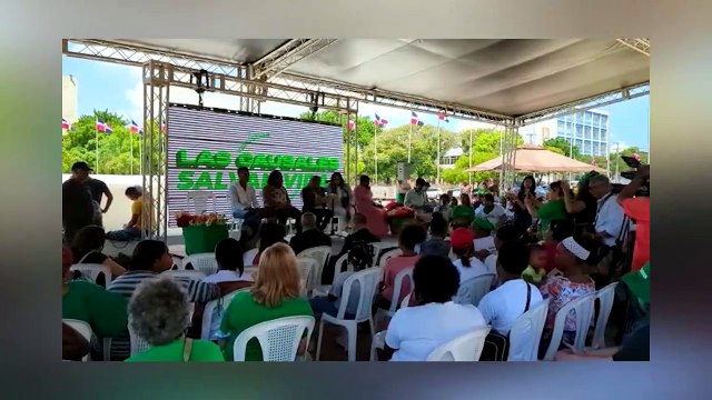 Grupo pro aborto se manifiesta frente al Congreso Nacional por las tres causales