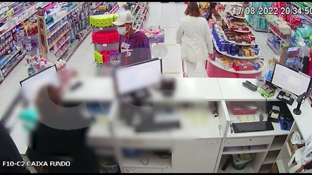 Câmeras registram assalto em Farmácia no Bairro Floresta