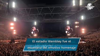 Durante concierto en Londres, Coldplay homenajea a Olivia Newton