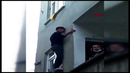 Hırsız camda mahsur kaldı