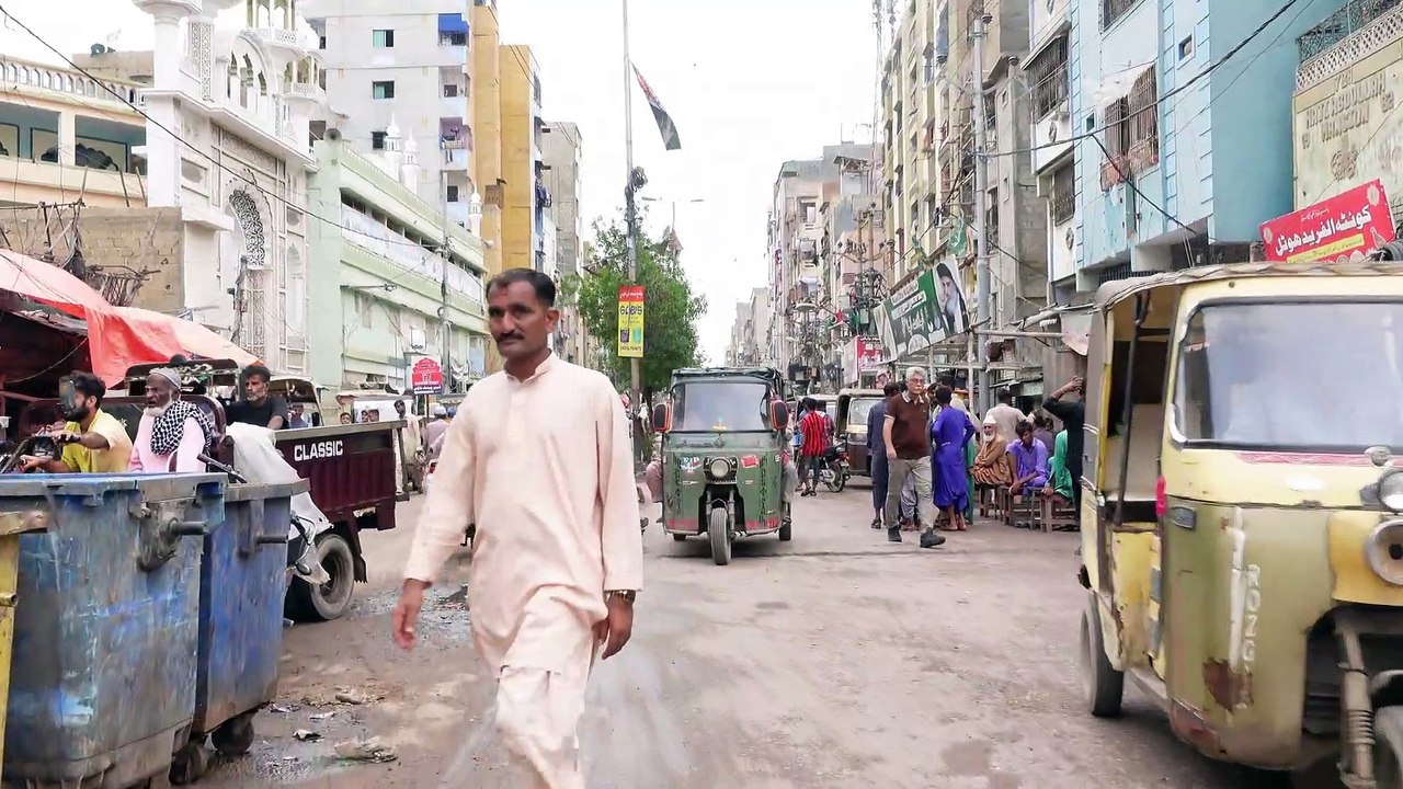 Karachi Pakistan Walking EXTREME BUSY Streets