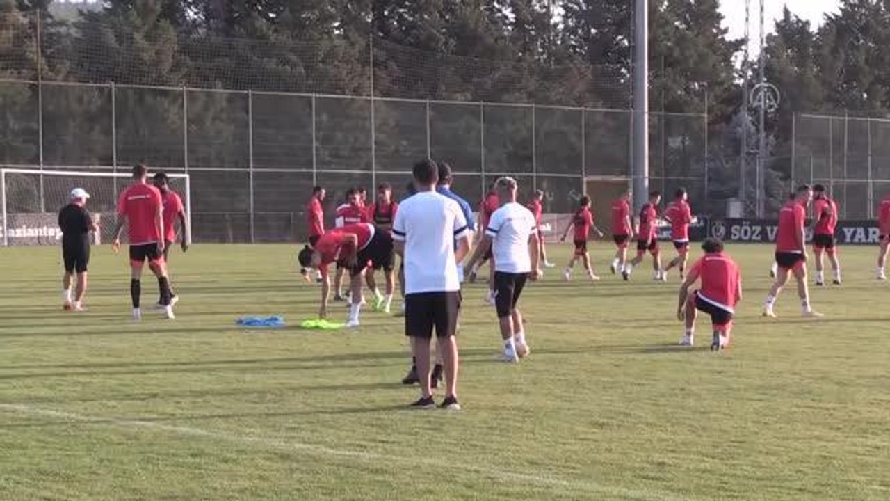 Gaziantep spor haberleri: GAZİANTEP - Gaziantep FK'li Jevtovic, zirveye oynayan bir takım olacaklarına inanıyor