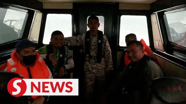 MMEA rescues four after boat capsizes off Mersing