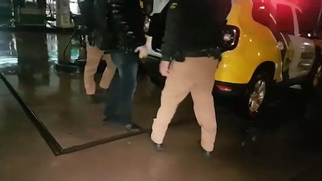 Homem é detido acusado de tentativa de arrombamento em loja de conveniência, no Pioneiros Catarinenses