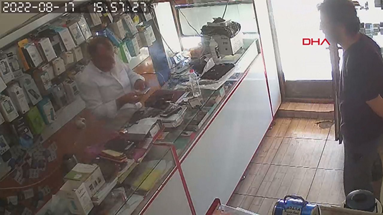 Telefon bataryası elinde patladı