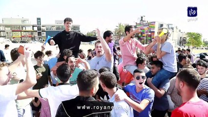 رقص ودحية.. طلبة توجيهي يحتفلون بنجاحهم في منطقة عبدون