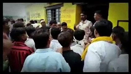 शिक्षिका को जलाने वाले बदमाशों की तलाश, अभी भी पकड़ से बाहर