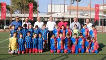 Balıkesir haberi | 30 Ağustos Atatürk Kupası Futbol Turnuvası Ayvalık'ta Başladı