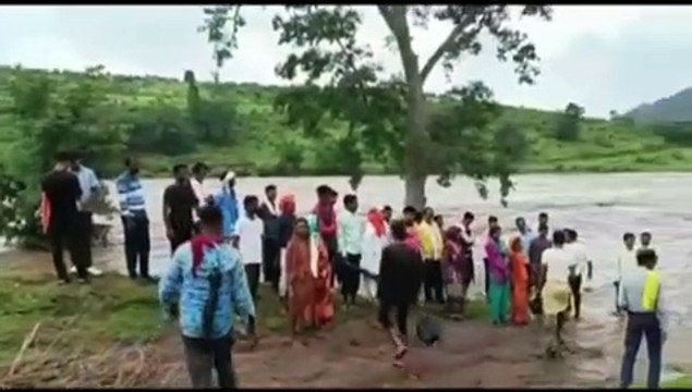 ग्रामीणों ने उग्र आंदोलन करने प्रशासन को दी चेतावनी