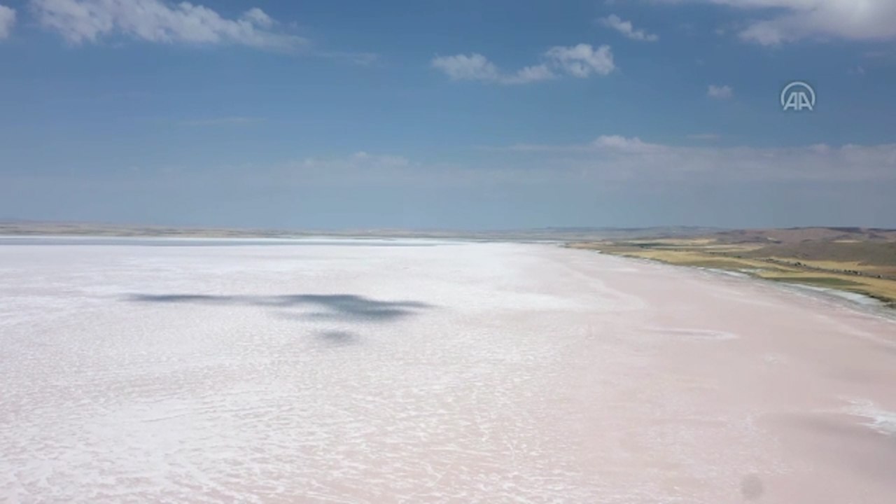 Avustralyalı aktivist küresel su sorunu için Tuz Gölü'nde maraton koştu