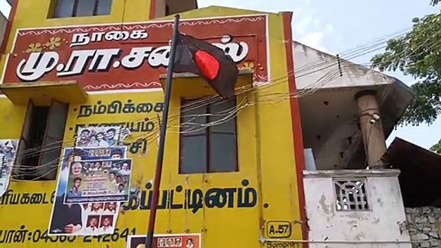 பெரியார் சிலை மீது திடீரென வந்த சாமி சிலை! மர்ம நபர்கள் செயலால் திருவாரூர் அருகே பதற்றம்