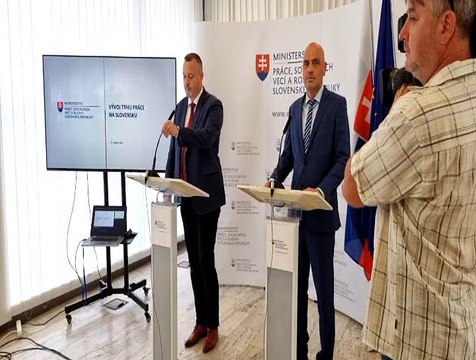 Brífing ministra práce M.Krajniaka k aktuálnej situácii na trhu práce
