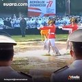 Haru! Lapangan Becek Berlumpur, Paskibra ini Tetap Totalitas Jalankan Tugas, Publik Sentil Pejabat
