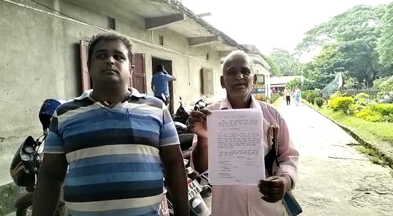 কলেজে চাকরি দেওয়ার নামে টাকা নেওয়ার অভিযোগ তৃণমূল নেতার বিরুদ্ধে | Oneindia Bengali