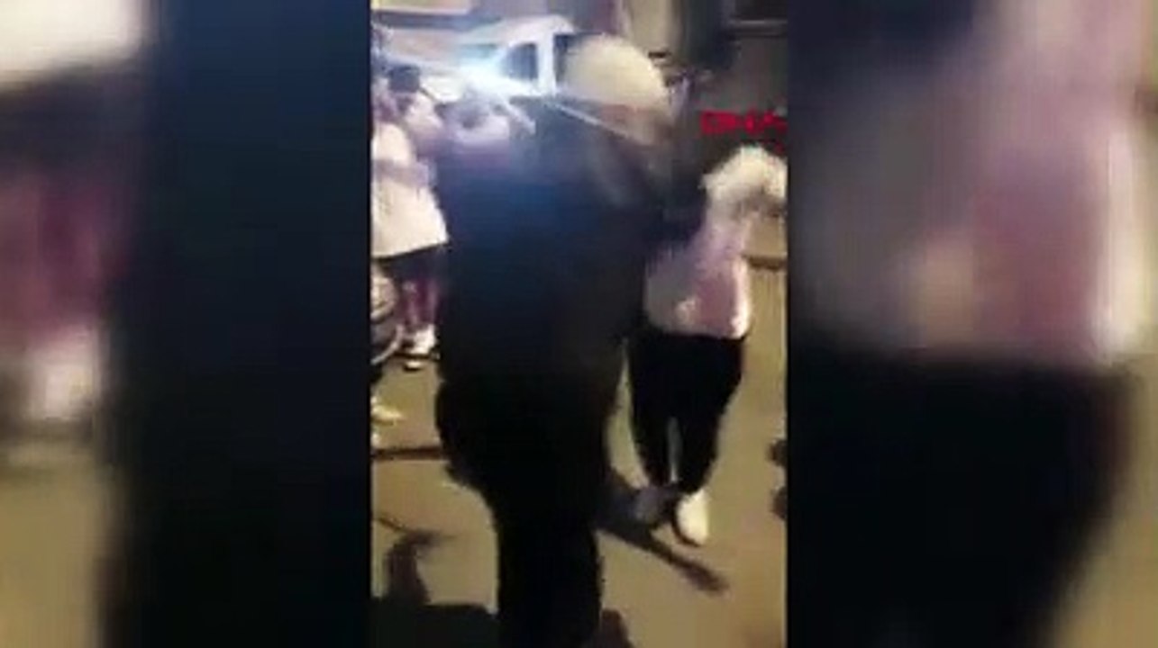 Asker eğlencesinde bastonuyla dans etti