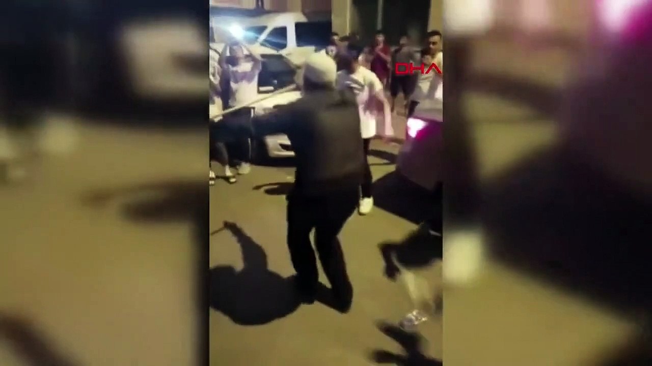 Asker eğlencesinde bastonuyla dans etti