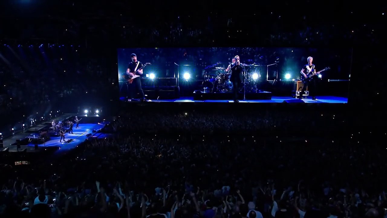 U2 chante "Beautiful Day" à Bercy