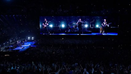 U2 chante "Beautiful Day" à Bercy