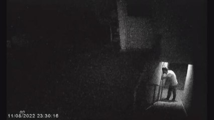 BİR HAFTADA AYNI EVDE İKİ KEZ SOYULDU; HIRSIZLIK ANLARI KAMERADA