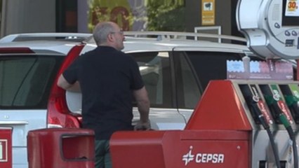 Los carburantes dan un respiro en el puente de agosto más caro de la historia