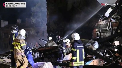 شاهد: مقتل 7 وإصابة 16 إثر قصف روسي لمبنى سكني في خاركيف
