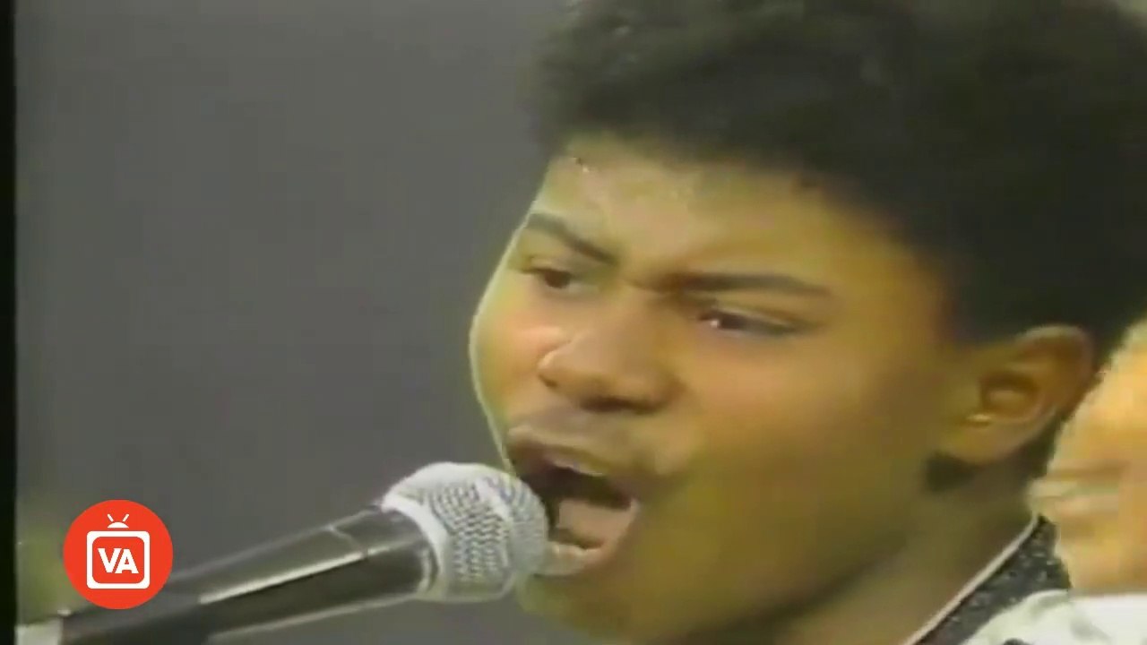 Juancho Viloria y su Orq. canta Yoscar Sarante q.e.d - Se Me Vuelve Juan -Videos del Ayer