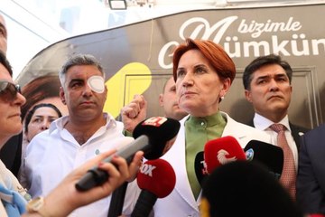 İYİ Parti Genel Başkanı Akşener, Esenyurt'ta saldırıya uğrayan parti karavanını ziyaret etti
