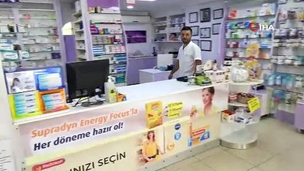 Hasta gibi geldi, sadaka kutusu ve telefonu çaldı