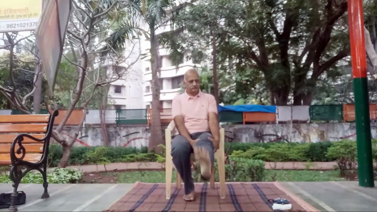 घुटनों की एक्सरसाइज कुर्सी पर बैठकर करके घुटनों के दर्द से राहत पाए Knee Pain Exercise on Chair