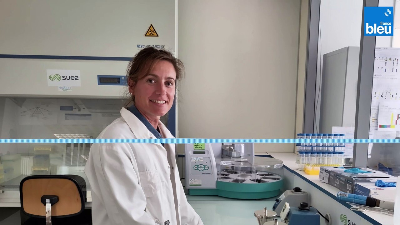 Agnès Pétreau, responsable du "pole analyse des données environnementales"  chez Rivages Pro-tech, à Bidart, qui analyse quotidiennement s'il y a pollution ou non de l'eau au Pays basque.