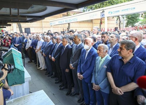 Ankara haberi! Ankara Valisi Vasip Şahin'in annesi son yolculuğuna uğurlandı