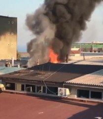 Son dakika haberleri! BEYLİKDÜZÜ'NDE BOYA ÜRETİM TESİSİNDE YANGIN