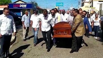 En medio de dolor sepultan a Dabel Zapata