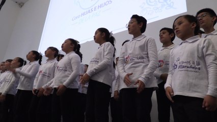 Presentan un coro infantil conformado por hijos de excombatientes de las FARC