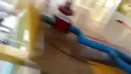 Veículos russos filmados dentro da sala das turbinas em Zaporizhzhia