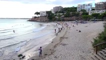 Mueren ahogados dos rumanos en la playa española de Salou y rescatan al hijo de uno de ellos