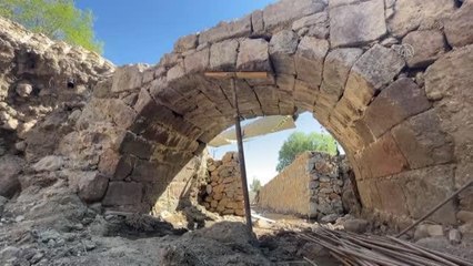 Dere ıslahı çalışması sırasında "tarihi taş kemerli köprü" bulundu