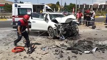 Son dakika haber | Otomobille kamyon çarpıştı: 1 ölü, 2 yaralı