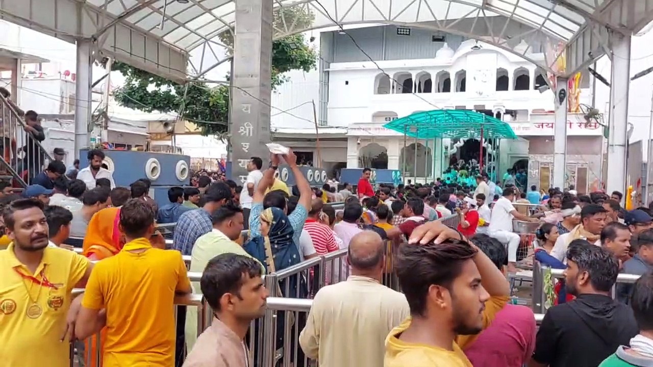 janmashtami 2022: खाटूश्यामजी में लगा भक्तों का रैला, दर्शनों के लिए देशभर से पहुंच रहे श्रद्धालु
