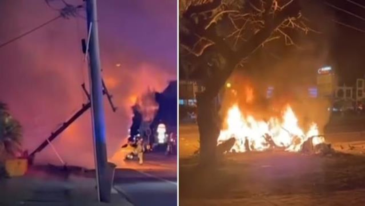 Elektrik direğine çarpan lüks araç alev topuna döndü, içindekiler son anda kurtuldu