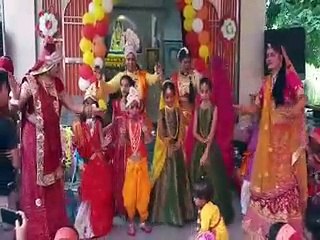 #srikrishnajanmastami: कृष्ण जन्माष्टमी पर भजनों पर किया नृत्य-video