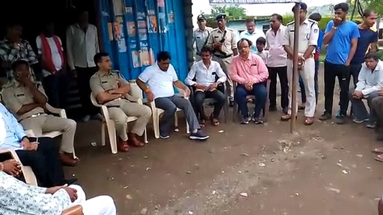 #Ratlam Collector reached six villages of investment area