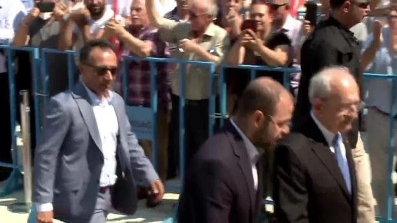 Kılıçdaroğlu: "Bu Ülkeye Hizmet Eden, Alın Teri Döken Herkesin Umudu, Kimse Unutmasın Bay Kemal Olacaktır"