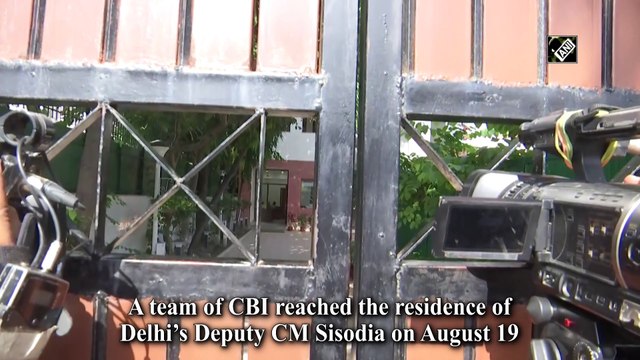 Delhi: CBI arrives at Deputy CM Manish Sisodia’s residence
