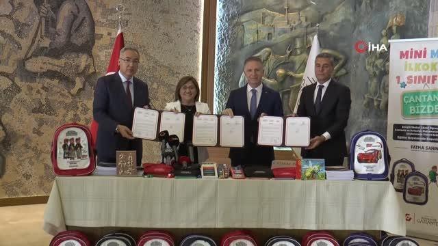 1'inci sınıf öğrencilerinin kırtasiye malzemesi Büyükşehirden