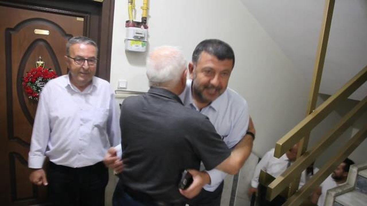 Veli Ağbaba: "Maalesef Ülke Adeta Vasatlığa, Niteliksizliğe Teslim Edilmiş Durumda"