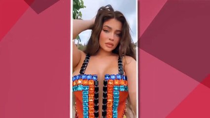 下载视频: 10 Times Kylie Jenner Twinned With Stormi