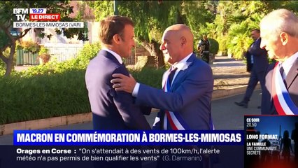 Download Video: Emmanuel Macron arrive à la mairie de Bormes-les-Mimosas où il doit prononcer un discours