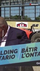 Ministro de Canadá se tragó una abeja durante conferencia